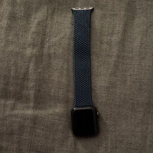 Apple Watch SE 40mm (face only)